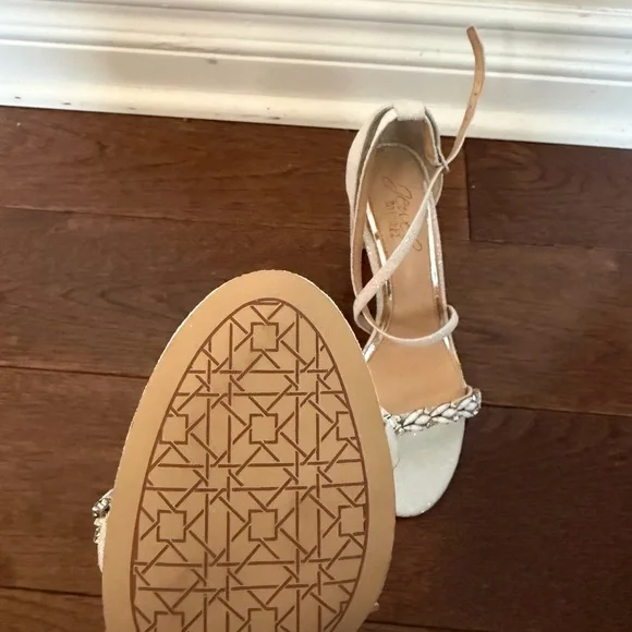 Badgley Mischka and silver Braided Heels 7.5 - Picture 3 of 7